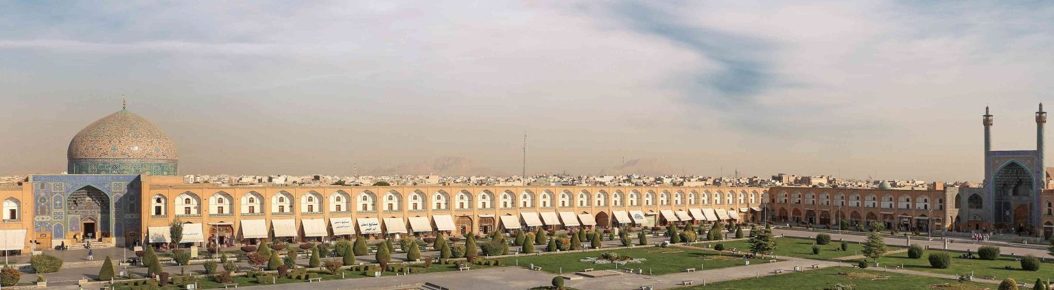 ميدان نقش جهان من المعالم السياحية في اصفهان