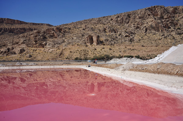بحيرة مهارلو؛ بحيرة شيراز الوردية