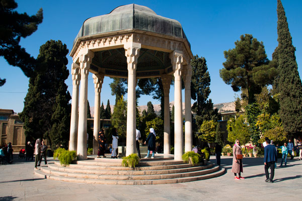 مقبرة حافظ من المعالم السياحية في شيراز