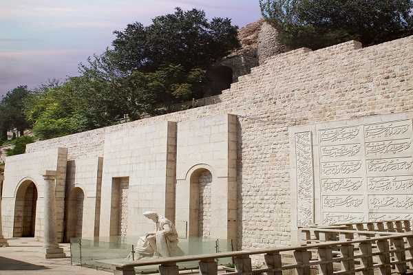 مقبرة خواجوي كرماني من المعالم السياحية في شيراز