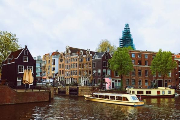 کانال آبی گردشگری آمستردام