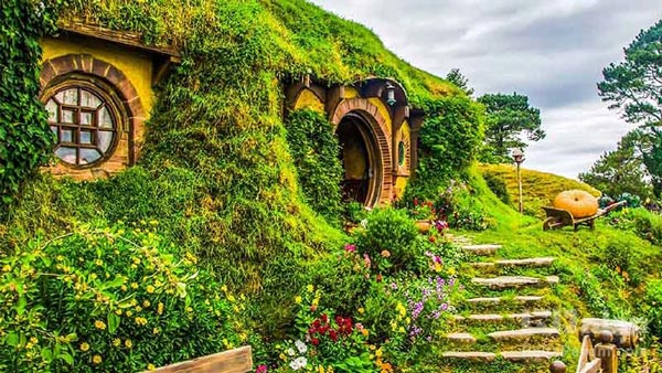 Hobbiton Hotel in New Zealand