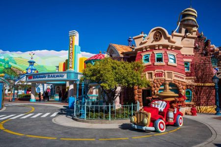 runway-railway-disney-land