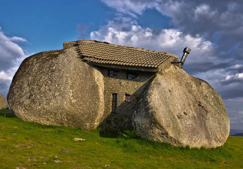 Boulder House in Portugal