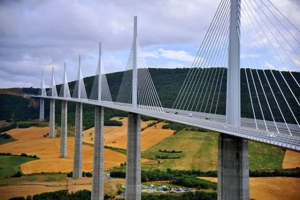 اشهر الجسور في العالم | جسر ميلو