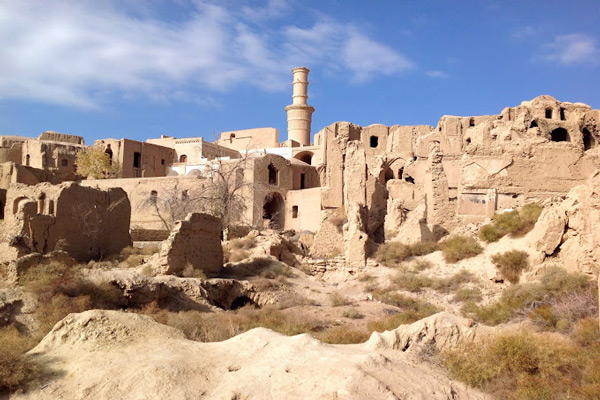قلعة نارين في ميبد
