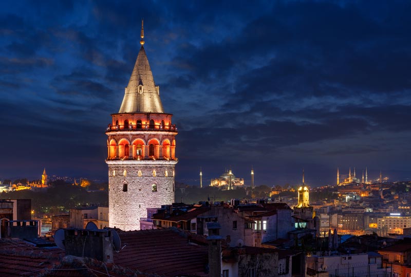 برج گالاتا یکی از معروف ترین جاهای دیدنی استانبول