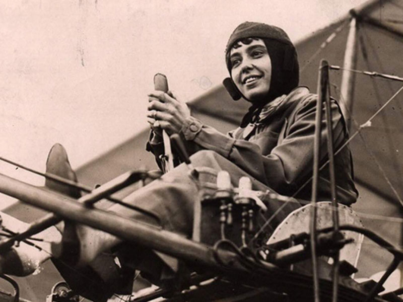 اولین خلبانان زن جهان،هلن دوتریو