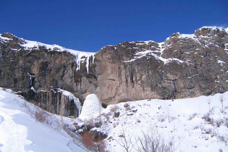 آبشار یخی سنگان