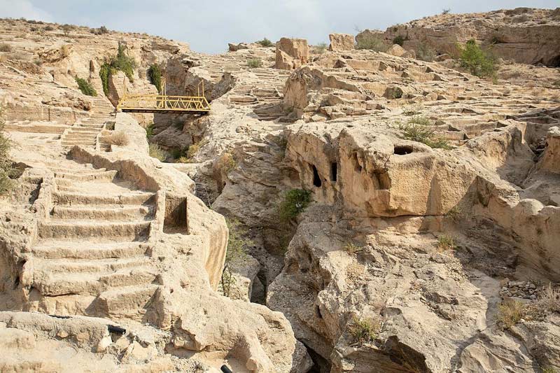 Siraf Rock Cemetery