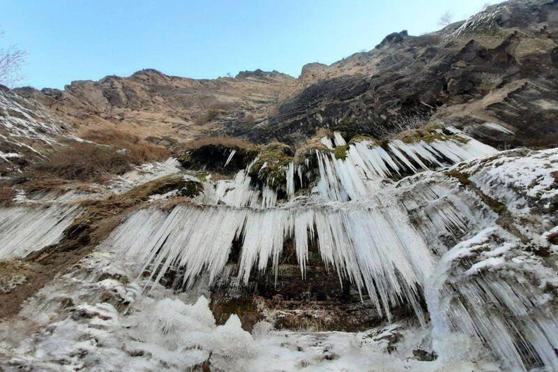 Akhlamad Ice Waterfall