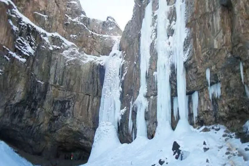 Khor Ice Waterfall