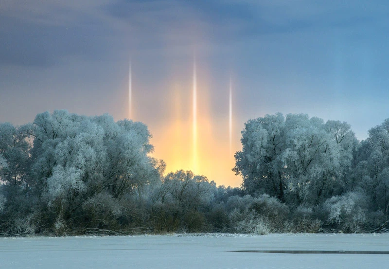 Light Pillars; Ice Crystals in the Sky