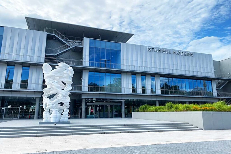 بهترین موزه های هنری مدرن اروپا - نمایی از موزه Modern Art استانبول