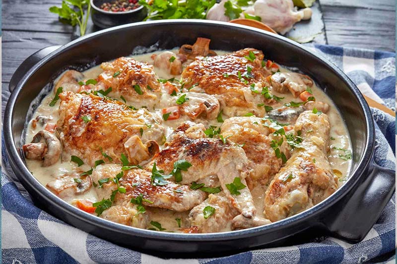 فریکاسه مرغ سنتی با سس مخصوص – از غذاهای کوبایی خانگی