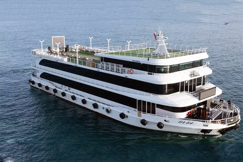 Cruise Ships in Kish