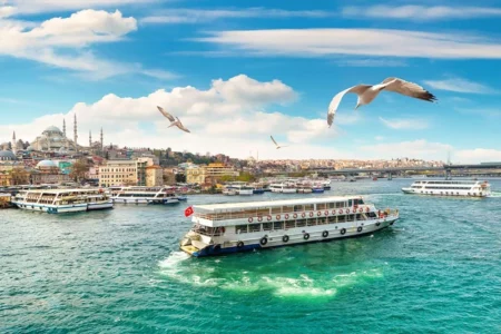 دبی یا استانبول