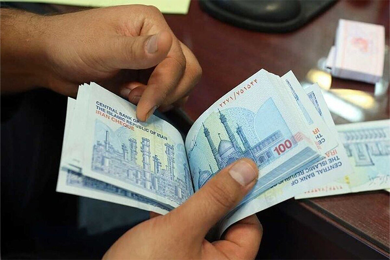 العملة والتعاملات المالية في إيران