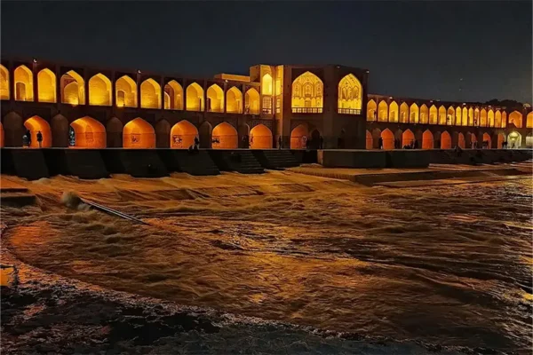 بماذا تشتهر كل مدينة في إيران