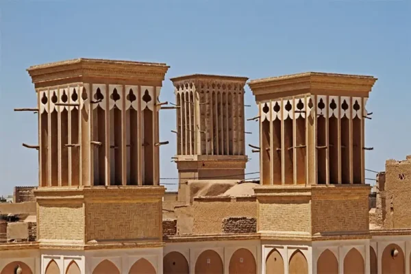 بماذا تشتهر كل مدينة في إيران