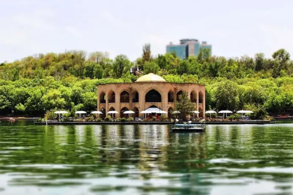 بماذا تشتهر كل مدينة في إيران