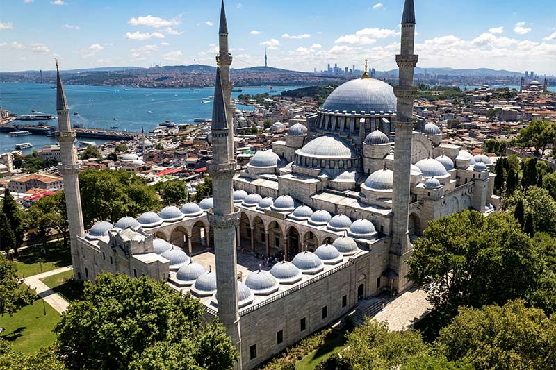 The magnificent Suleymaniye Mosque