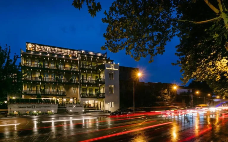بهترین هتل‌های تفلیس؛ راهنمای اقامتی لوکس در قلب گرجستان