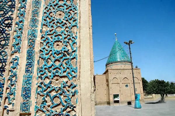 بماذا تشتهر كل مدينة في إيران