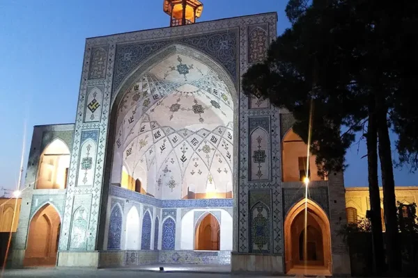 بماذا تشتهر كل مدينة في إيران