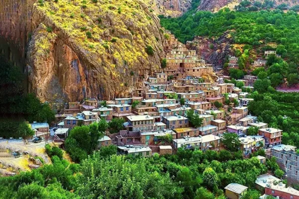 بماذا تشتهر كل مدينة في إيران