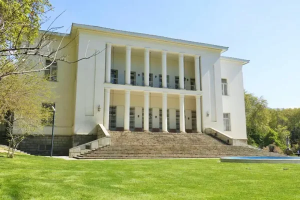 قصر سعد آباد في طهران