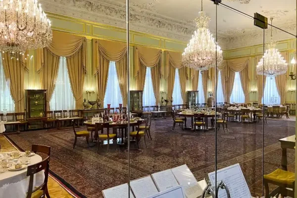 قصر سعد آباد في طهران