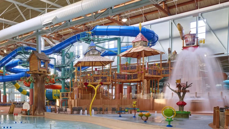 بهترین پارک های آبی مشهد؛ تجربه‌ای متفاوت از تفریح، هیجان و آرامش